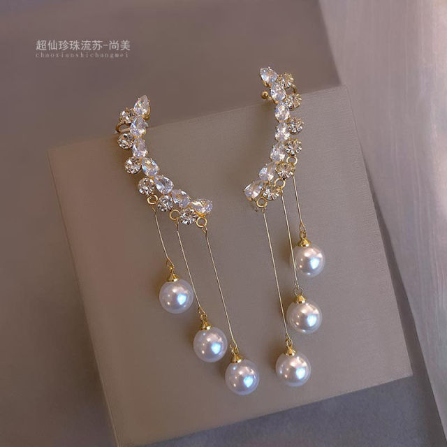 personality fashion design zircon earrings for women - bankshayes40