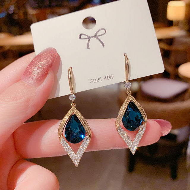 personality fashion design zircon earrings for women - bankshayes40